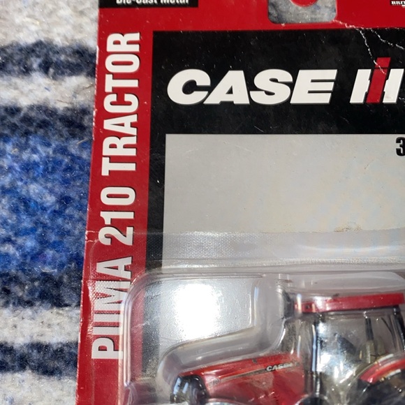ERTL Case Puma 210 Tractor. 1/64 scale. Sealed. - Picture 4 of 7